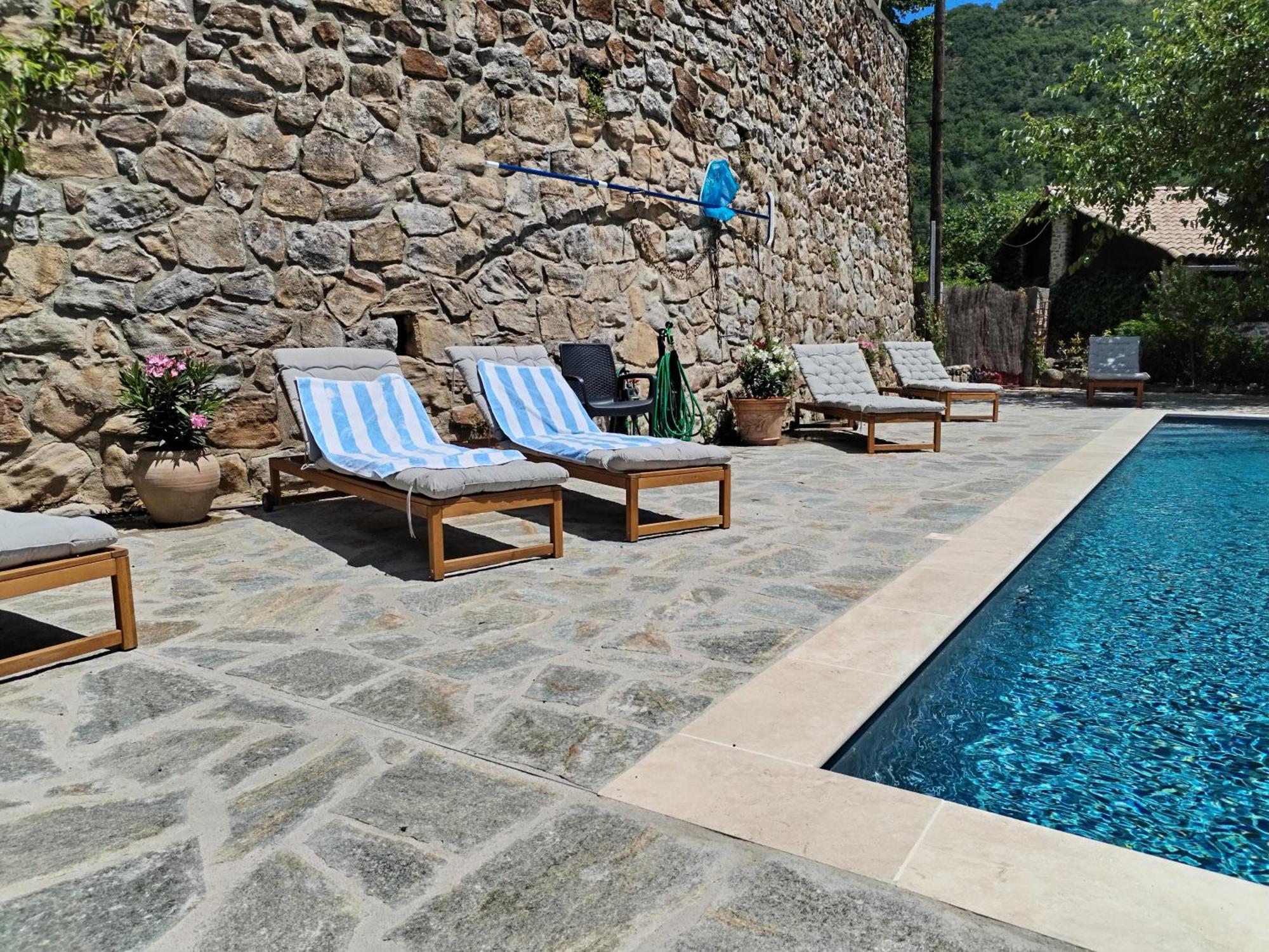 Mes Maisons Gardoises, Two Gites Sleeping 13 With Two Private Pools, Kids Room, Laundry, Disco, Free Wifi, Linen And Dog'S Are Welcome Gagnières Dış mekan fotoğraf